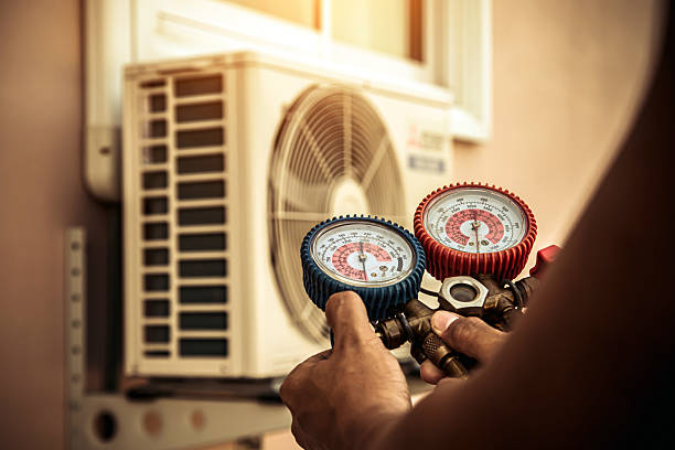 Professional Ac Installation technician working in Moscow, PA